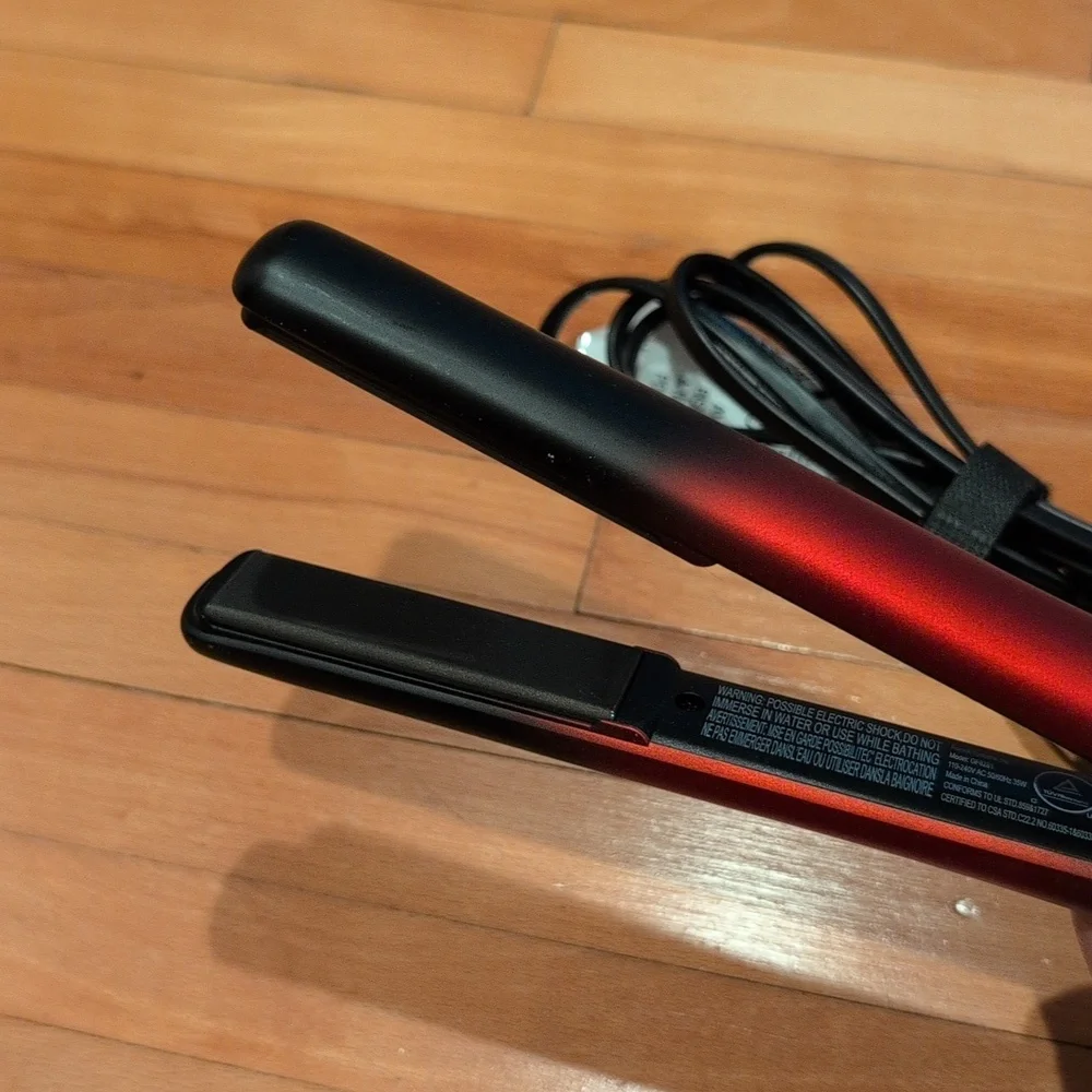 Chi Lava 1 Inch Volcanic Ceramic Travel Hairstyling Iron - Picture 5 of 7